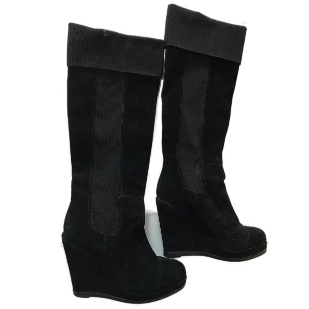 FERGIE Women Suede Boots.👢👢 Size 5.5M